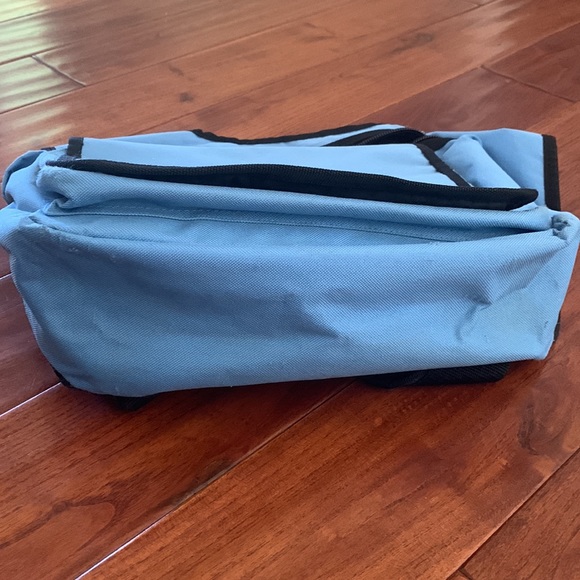 Everest Light Blue Messenger Crossbody Bag backpack Book Bag & school supplies - Picture 11 of 13